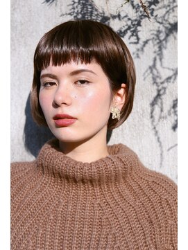 ソラス(SOLAS) ミニマムなボブとツヤあるベージュカラー