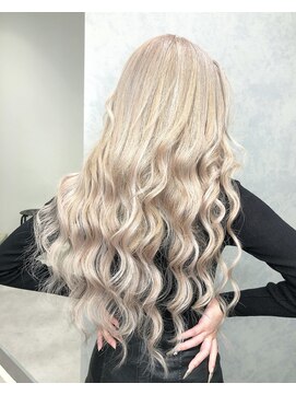 エリーツ 表参道(elyts) ホワイトミルクティー