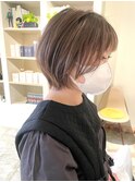 【CROP】ハイライト×白髪ぼかし×ベージュ×ショートヘア