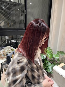 エラ(ere) バーガンディ　ボルドー　ワインレッド　レッドブラウン　赤髪
