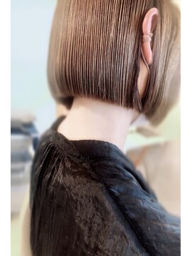 首が長く見えるボブ【宇都宮/女性スタイリストサロン】