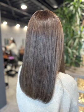 インク(ink) グレージュカラー