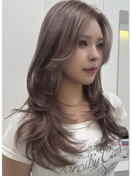 リア(riah) 韓国ヘアーハッシュカットレイヤーカットハイライトカラー