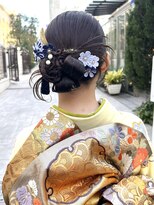 ピークアブー 銀座中央通り(PEEK-A-BOO)&nbsp;成人式アップスタイルヘアセットカチモリリボンアレンジ