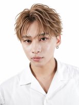オーシャントーキョー ホワイト 原宿(OCEAN TOKYO WHITE)&nbsp;フェザーセンターパートウルフ金髪ミルクティーベージュブリーチ