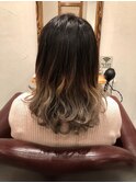 伸ばしかけにもお勧めのグレージュグラデーションカラー