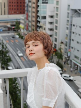 ジョニー ワンノート(Johnny Onenote) オレンジカラー×ベビーバングショート