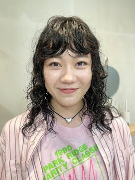 ナループロア ハチ(Nalu pu loa hachi) レイヤーパーマ/ニュアンスパーマ/クルクルパーマ/前髪パーマ