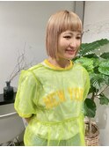 ブロンドベージュ×ボブ