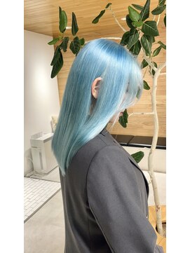 フリーク(FLEEK) 水色カラー ブリーチ3回