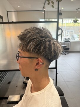 オンリーケアバイジャパン(ONLY CARE by JAPAN) ホワイトフルメッシュ×フェードショートアップバング