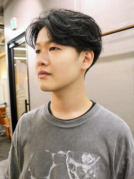 ニール 名古屋 伏見 丸の内(NEELU) フェザーパーマニュアンスパーマセンターパート