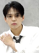 オーシャントーキョーオーバー 渋谷(OCEAN TOKYO OVER) マッシュセンターパートツーブロックフェザーパーマシャドウ