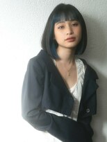 エミュ 表参道 青山(emu)&nbsp;【emu井上信洋】ブルーフェイスフレーミングカラーのモードボブ