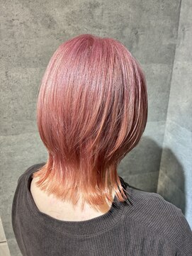 TONE（トーン）by Chara 池袋 髪質改善 ダブルカラー 【4月上旬OPEN（予定）】 ハイトーンピンクのウルフスタイル