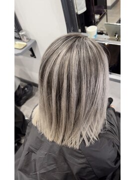 アンダーバーホワイト 広島 並木店(_WHITE) 広島バレイヤージュ/ハイライト/ブリーチダブルカラー