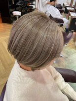 サンタフェ 柳津店(Santa'Fe)&nbsp;白髪ぼかしハイライト/ショートボブ[ビフォーあり!!]