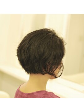 キミドリ(KIMIDORI) パーマ×前下がり×ミニボブ30代40代50代恵比寿ショート