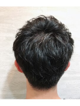 カペリベラグラマラス CapelliBellaGLAMOROUS 刈り上げショートスタイル