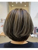 マイン ヘアアンドリラックス(mine)&nbsp;30代バレイヤージュショートボブ