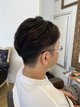 コワファースト 大分(COIFF1RST) サッパリショート&赤メッシュカラー