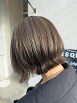 ビズヘアー グランバース(bisou hair grandbase) ベージュ/ハイライト/ボブ/外ハネ