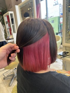 ビス ヘア アンド ビューティー 西新井店(Vis Hair＆Beauty) 大人かわいいストレート切りっぱなしインナーカラー耳掛け小顔