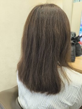 ウイバイファースト(u'i by first) 落ち着いたブラウンカラーのヘアスタイル