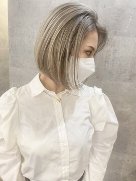 リア 近鉄八尾店(Lia) ショート/ホワイトベージュ