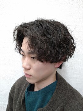 トバ(TOBA) センターパート/スパイラルパーマ