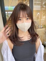 クシェル(kuschel)&nbsp;ぱっつん前髪xレイヤーロンググレージュカラーxヘルシースタイル