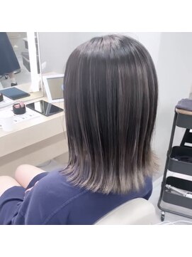 メロウバイケンジ(mellow by KENJE) 【バレイヤージュ×ボブ】