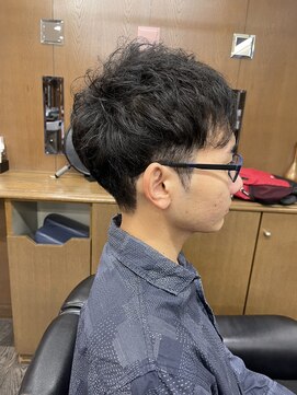 グラスヒビキ ツーブロック刈り上げ