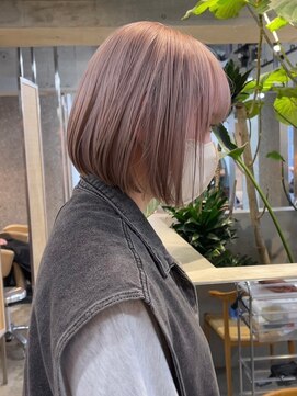 サンク 原宿 表参道(cinq) ピンクベージュワンホンヘアレイヤー切りっぱなしボブ