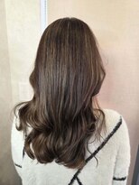 イリエ 川口(irier)&nbsp;ハイライトでロングに動きと立体感【薬師神】