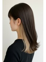 ミー 岡崎(mii)&nbsp;mii透明感ブロンドインナーミディ［岡崎/稲熊/インナーカラー］