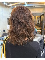 ナループロアオハナ(Nalu pu loa ohana) ミディアムパーマレイヤーパーマウェーブパーマ