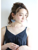 テューア ヘア ガーデン(tua hair garden)&nbsp;下めに結ぶのが可愛いアンニュイポニーテール