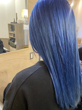 ヘアアンドスパ リコ(Hair&Spa Rico By LikkleMore) 鮮やかブルー|ハイトーンカラー/ブルーシルバー/ネイビーグレー