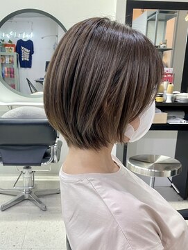 ヒビヲ(HIBIO) ショートボブハイライトカラーミルクティーベージュダブルカラー