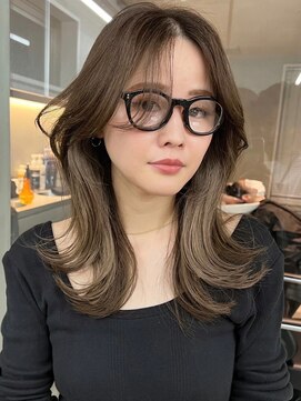 サイン 表参道(SIGN) レイヤーカットグレージュカラーデザインカラーシルキーベージュ