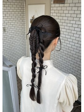 フェリーチェ(Felice) タイトヘア タイトアレンジ 韓国ヘア 三つ編み イベントヘア