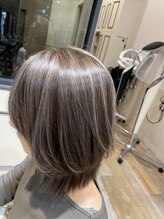 まだまだ大人気！！透明感のあるコントラストハイライト　グレージュカラーオススメ☆