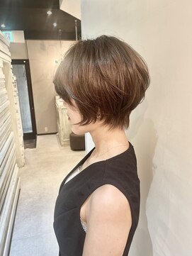 エール(a:le) グレージュショート