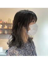 ベルム(Belme) イヤリングカラー×スモーキーグレージュ