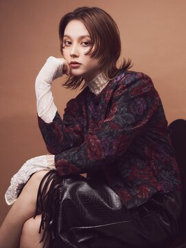 ピークアブー 銀座中央通り(PEEK-A-BOO) ハッシュウルフレイヤーベージュカラー