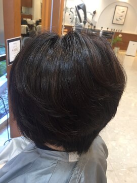 ブレイス(BRACE) 白髪ボカしにも効果的!大人グラデーションハイライトボブ