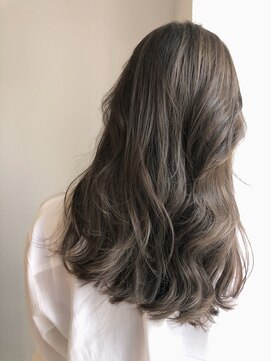 プレイン(plain) ナチュラルグレージュ