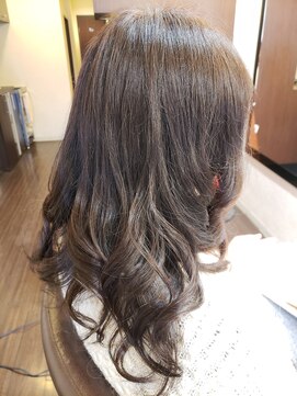 ヘアメイク ビス(Hair Make Bis.) 緩めのパーマ