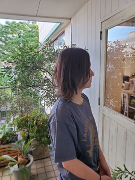 ヘアスペース リズム グリーン(Hair space Rizm green) ナチュラルウルフ